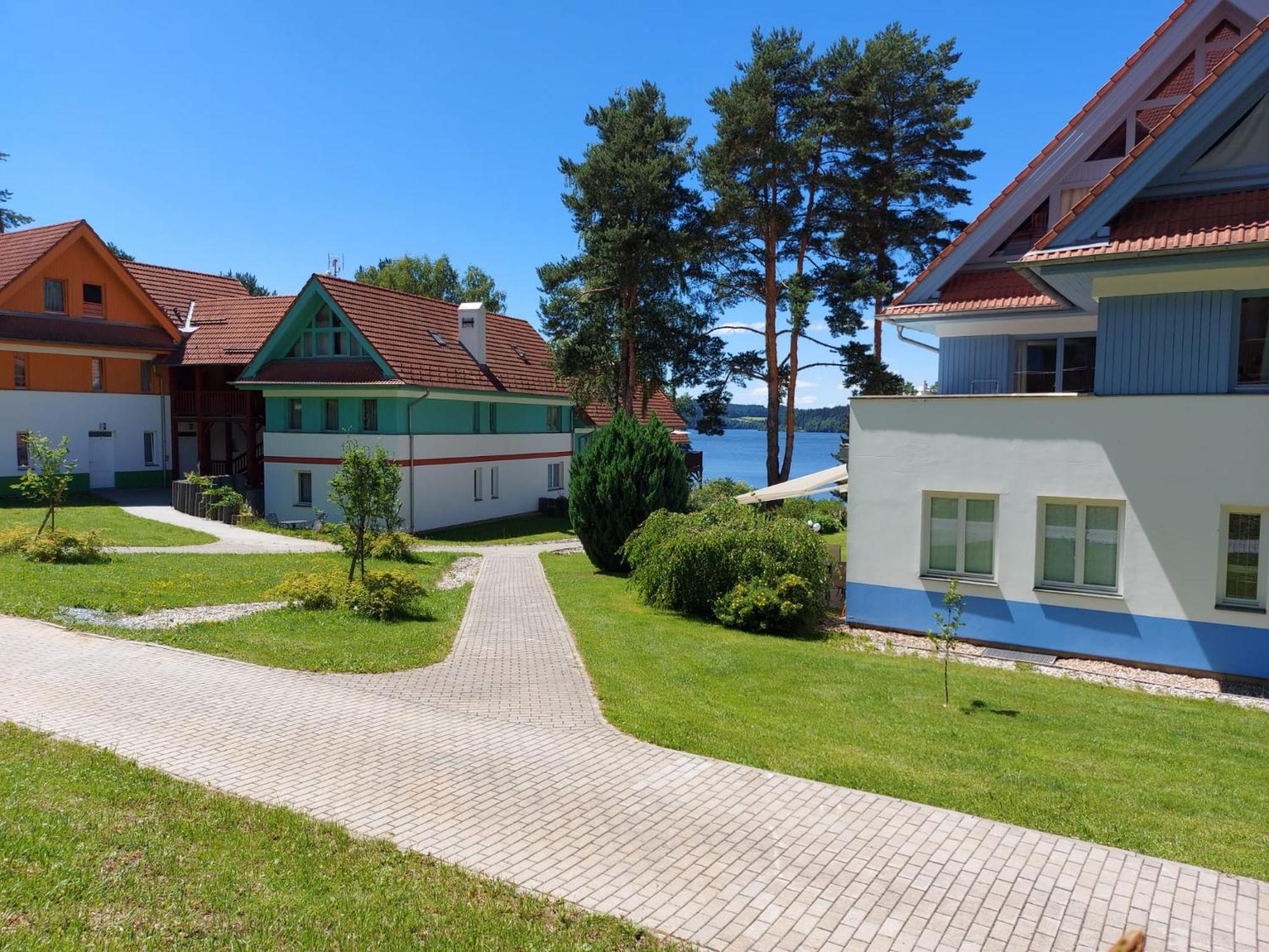 Lipno S Výhledem Na Jezero